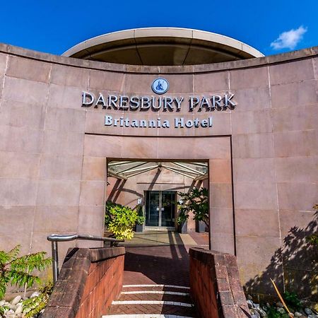 Daresbury Park Hotel & Spa ภายนอก รูปภาพ
